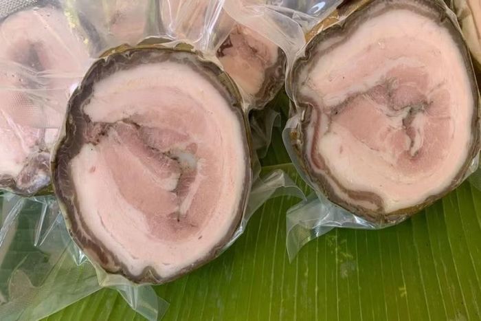 Giò nây sau khi được luộc chín, cắt lát. (Ảnh: Vietnam+)