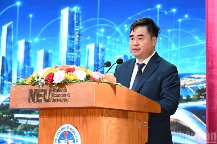 Phó Giáo sư-Tiến sỹ Phạm Minh Tuấn, Phó Tổng Biên tập Tạp chí Cộng sản. (Ảnh: BND)