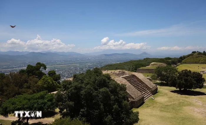 Quang cảnh di chỉ khảo cổ Monte Alban ở Oaxaca, Mexico. (Ảnh: THX/TTXVN phát)