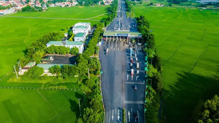 Thu phí điện tử không dừng đem lại nhiều lợi ích cho người dân, nhà đầu tư và cơ quan quản lý Nhà nước. (Ảnh: PV/Vietnam+)
