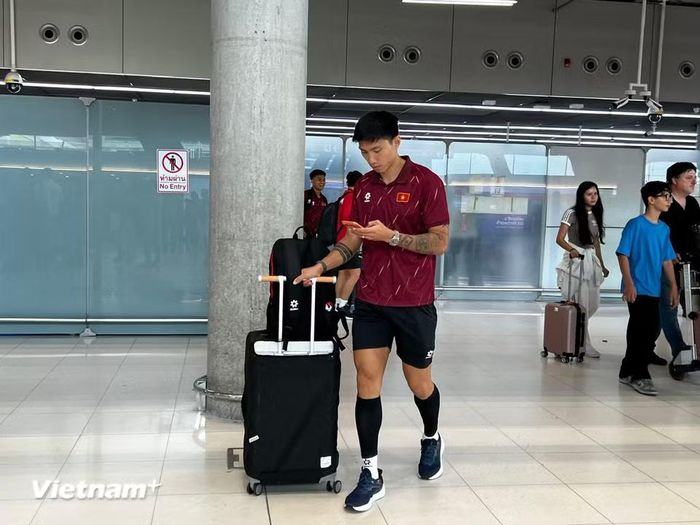 Văn Hậu là phương án dự phòng cho vị trí hậu vệ trái trong trường hợp Văn Vĩ không đạt được thể trạng tốt nhất. (Ảnh: Vietnam+)