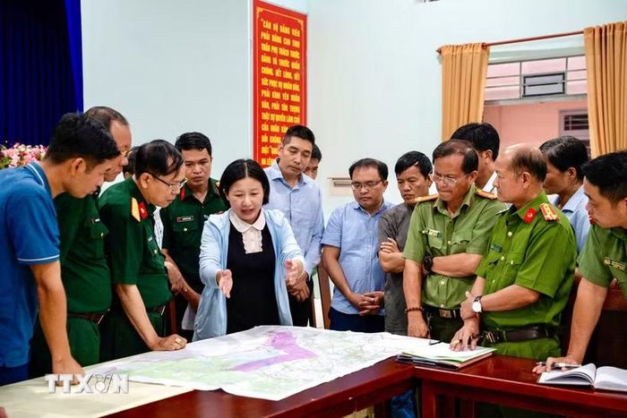 Sở Khoa học và Công nghệ tỉnh Tây Ninh triển khai các nhiệm vụ thực tiễn về nghiên cứu, thử nghiệm và ứng dụng UAV, từng bước xây dựng hệ sinh thái phương tiện không người lái trên địa bàn tỉnh. (Ảnh: Giang Phương/TTXVN)
