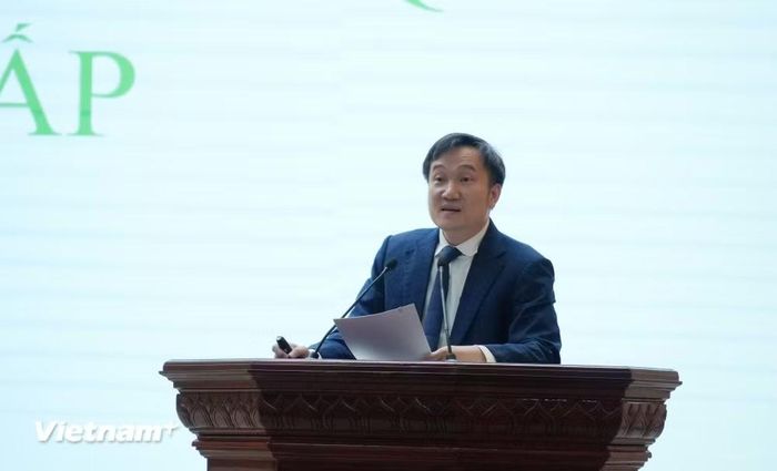 Ủy viên Dự khuyết Trung ương Đảng, Phó Bí thư Thường trực Tỉnh ủy Lai Châu Nguyễn Tuấn Anh trình bày các chuyên đề và kế hoạch triển khai thực hiện.