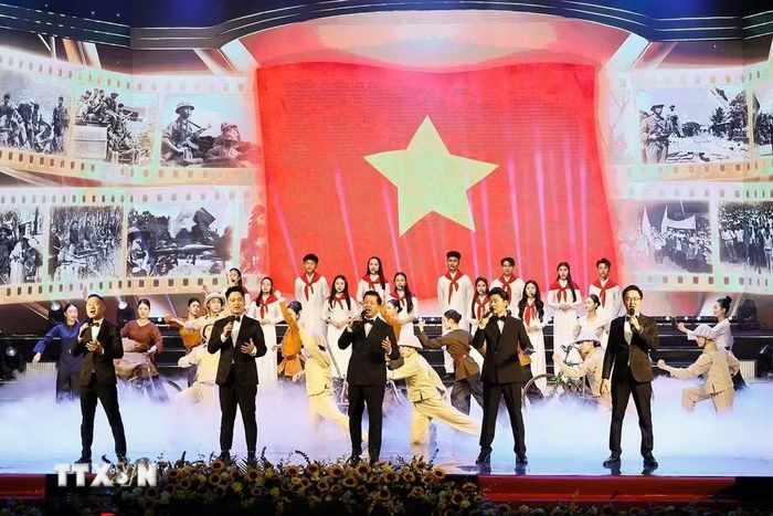 Chương trình nghệ thuật chính luận "Nắng Ba Đình." (Ảnh: Doãn Tấn/TTXVN)