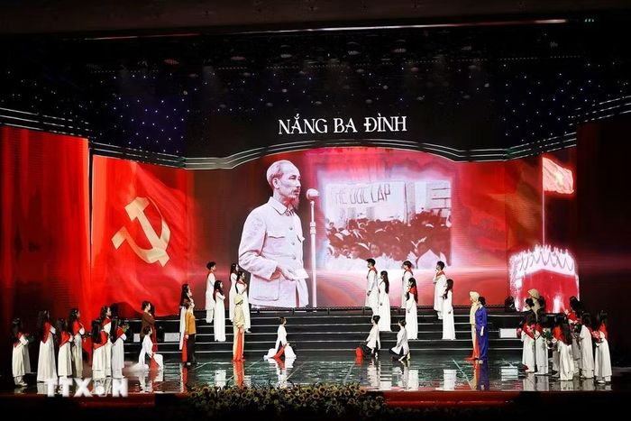 Chương trình nghệ thuật chính luận "Nắng Ba Đình" chào mừng kỷ niệm 81 năm Ngày Cách mạng Tháng Tám thành công (19/8/1945-19/8/2026), Ngày Quốc khánh (2/9/1945-2/9/2026) và 80 năm Quốc hội Việt Nam. (Ảnh: Doãn Tấn/TTXVN)
