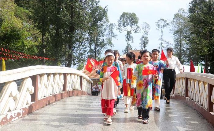 Phó Chủ tịch UBND tỉnh An Giang Lê Văn Phước phát biểu tại buổi lễ.