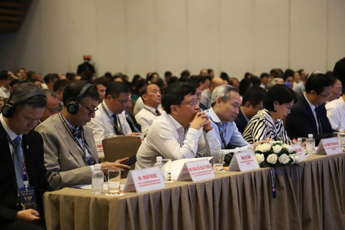 Các đại biểu tham dự diễn đàn.