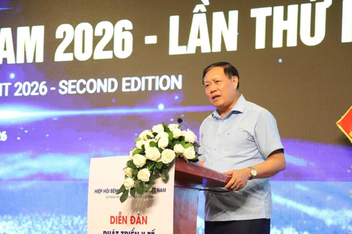 Thứ trưởng Bộ Y tế Đỗ Xuân Tuyên phát biểu tại diễn đàn.
