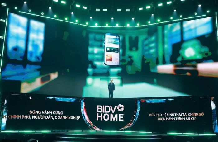 Đại diện BIDV giới thiệu BIDV Home và MyShop Pro, đáp ứng nhu cầu ngày càng đa dạng của từng phân khúc khách hàng.