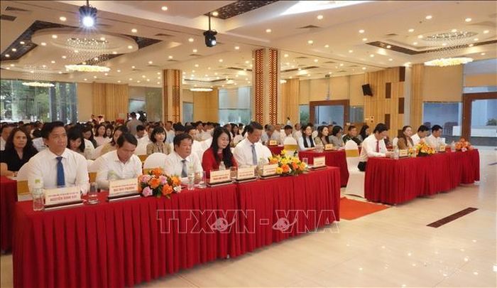 Các đại biểu dự hội nghị.
