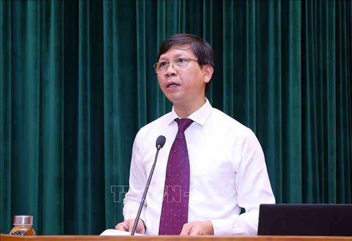 PGS.TS Lý Việt Quang, Viện trưởng Viện Hồ Chí Minh và các lãnh tụ của Đảng phát biểu khai mạc và đề dẫn hội thảo. Ảnh: Văn Điệp/TTXVN