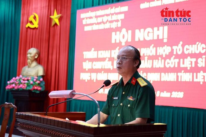 Đại tá Nguyễn Đình Chuẩn, Phó Chính ủy Bộ Tư lệnh TP Hồ Chí Minh phát biểu.