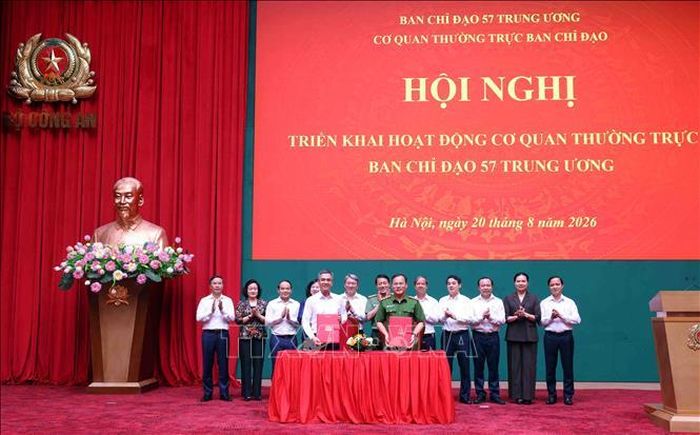 Lễ ký kết biên bản bàn giao nhiệm vụ Cơ quan Thường trực Ban chỉ đạo 57 Trung ương từ Văn phòng Trung ương Đảng về Bộ Công an. Ảnh: Phạm Kiên/TTXVN