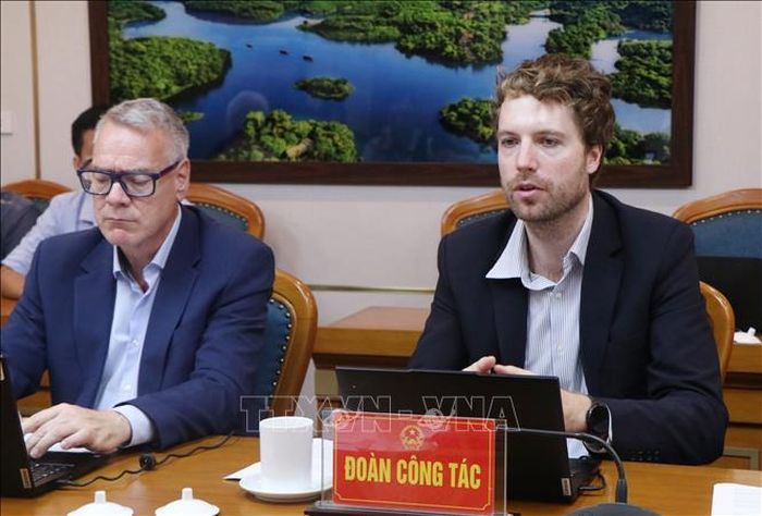 Đại diện Đoàn công tác Ngân hàng Tái thiết Đức (KfW) phát biểu tại buổi làm việc. Ảnh: Thu Hương/TTXVN