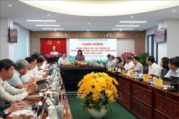 Quang cảnh buổi làm việc.