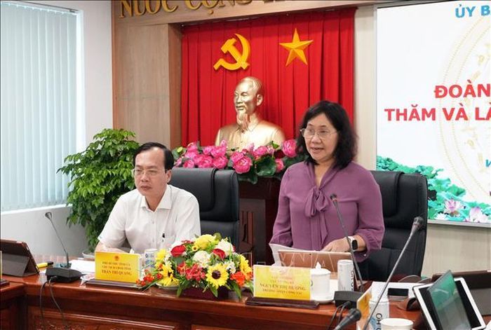 Cục trưởng Cục Thống kê Nguyễn Thị Hương phát biểu tại buổi làm việc.