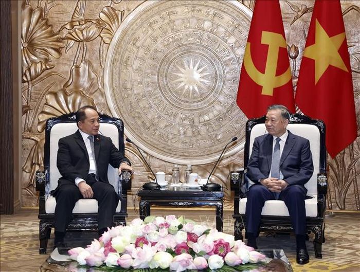 Tổng Bí thư, Chủ tịch nước Tô Lâm tiếp Cố vấn Hội đồng An ninh quốc gia Philippines Eduardo San Lorenzo Oban Jr. Ảnh: Thống Nhất/TTXVN