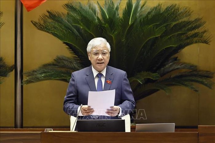 Phó Chủ tịch Thường trực Quốc hội Đỗ Văn Chiến điều hành phiên họp. Ảnh: Doãn Tấn/TTXVN