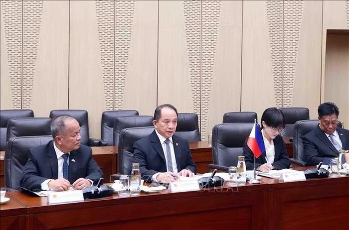 Cố vấn Hội đồng An ninh quốc gia Philippines Eduardo San Lorenzo Oban Jr. phát biểu tại cuộc hội đàm với Bộ trưởng Bộ Công an Lương Tam Quang. Ảnh: Phạm Kiên/TTXVN
