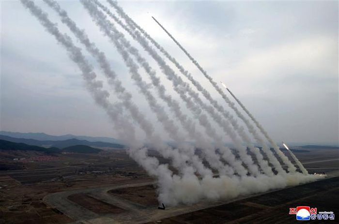 Triều Tiên tiến hành diễn tập hỏa lực ngày 14/3/2026. Ảnh: KCNA/TTXVN