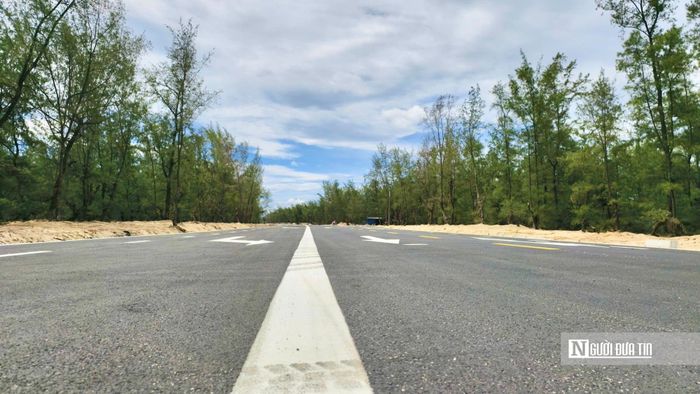 Đoạn Km76+230 - Km82 hoàn thành, gần 6 km đường sẽ góp phần hoàn thiện mạng lưới giao thông ven biển, phát huy hiệu quả kết nối với những đoạn tuyến đã được đầu tư trước đó.