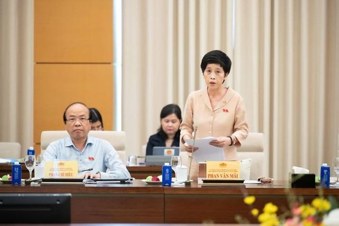 Phó Chủ nhiệm Ủy ban Kinh tế và Tài chính Nguyễn Thị Phú Hà (Ảnh: Media Quốc hội).