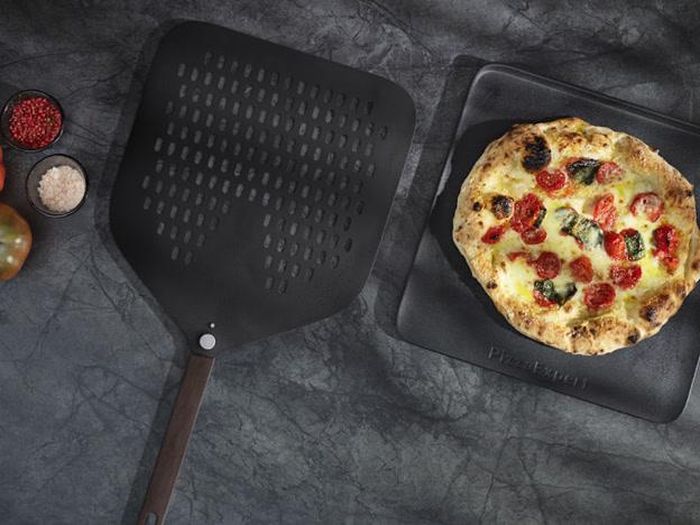 PizzaExpert mang tinh hoa của lò gạch Ý truyền thống vào không gian bếp gia đình.