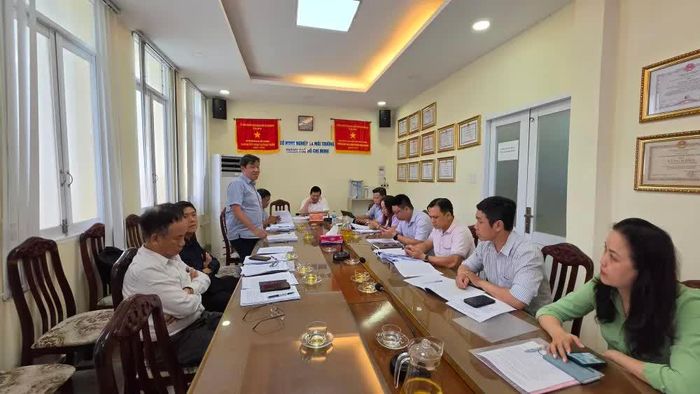  Các thành viên Tổ công tác 1645 và đại diện chủ đầu tư tại cuộc họp chiều 20-8 