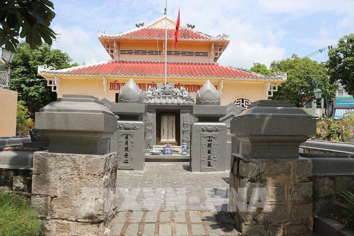 Mộ cùng Đền thờ Trương Định tại phường Gò Công, tỉnh Đồng Tháp. Ảnh: Hữu Chí - TTXVN