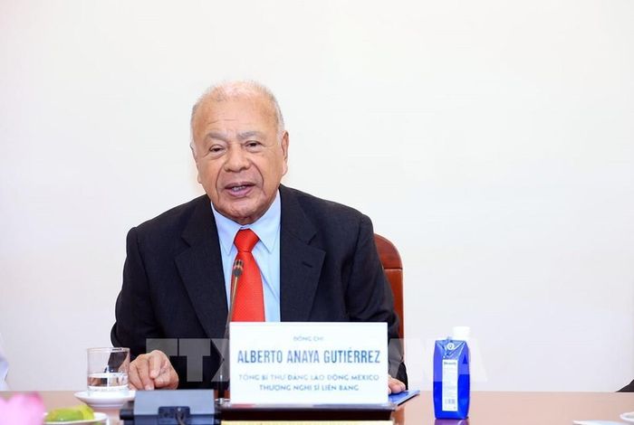 Tổng Bí thư Đảng Lao động Mexico (PT) Alberto Anaya Gutierrez phát biểu tại buổi làm việc. Ảnh: Tuấn Anh – TTXVN