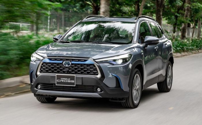 Corolla Cross Hybrid bán được tới 3.272 trong khi mẫu SUV động cơ thuần xăng chỉ bán được 1.087 xe.