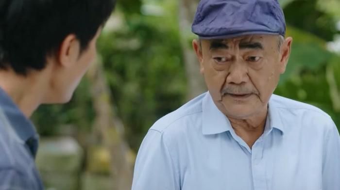 Ông Hai Phước (NSND Việt Anh) là người nặng tình với mảnh đất của gia đình.
