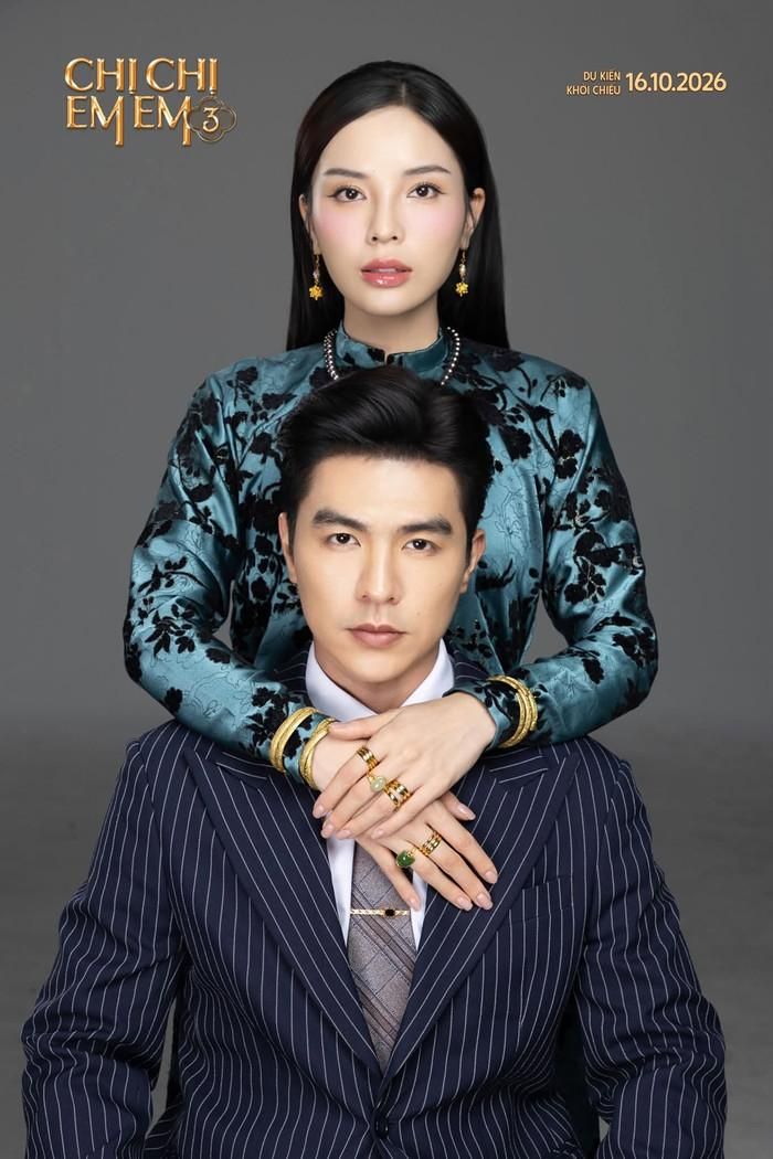 Chị Chị Em Em 3 cũng đánh dấu một bước tiến mới của Steven Nguyễn, dự kiến ra rạp từ ngày 16/10/2026.