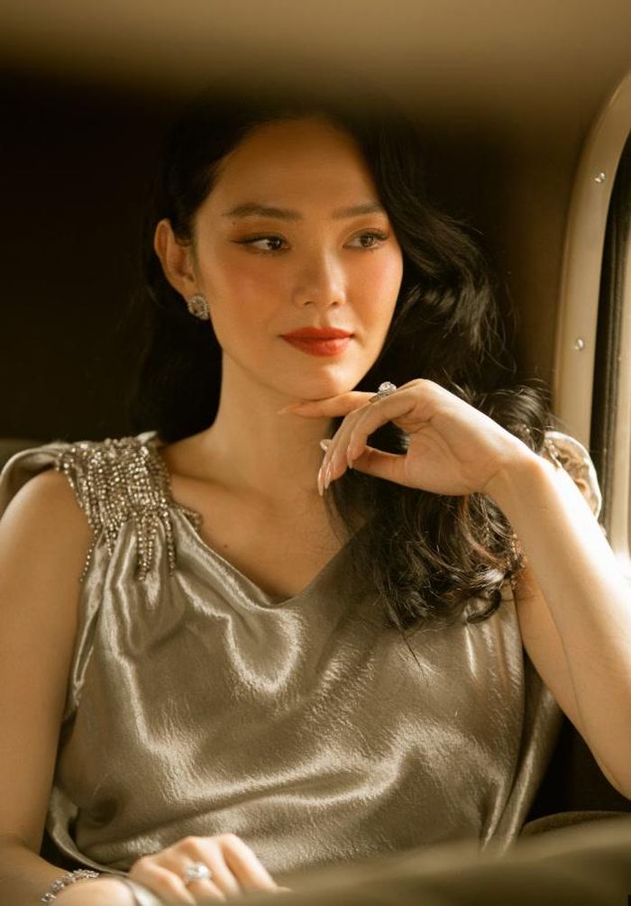 Minh Hằng trong vai Ba Trà của Chị chị em em 2, dự án gây chú ý trước khi nữ diễn viên tạm rời màn ảnh rộng.