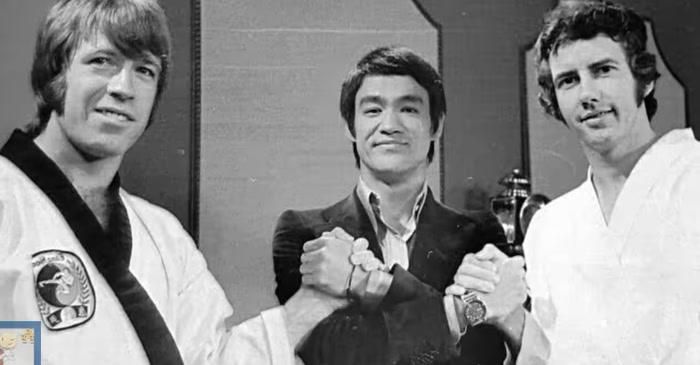 Chuck Norris là một trong những biểu tượng nổi bật của dòng phim hành động Mỹ và võ thuật thế giới. Ảnh: Weibo.