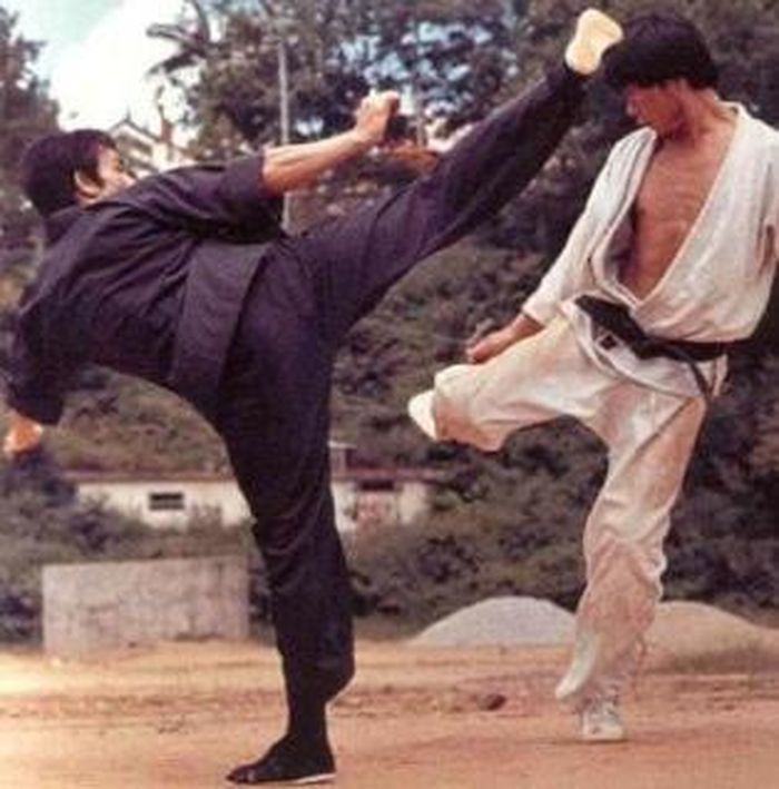 Cú đấm một inch trở thành một trong những kỹ thuật làm nên dấu ấn võ thuật của Lý Tiểu Long.