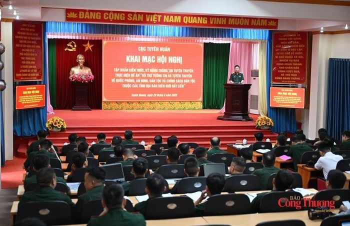 Quang cảnh hội nghị tập huấn.