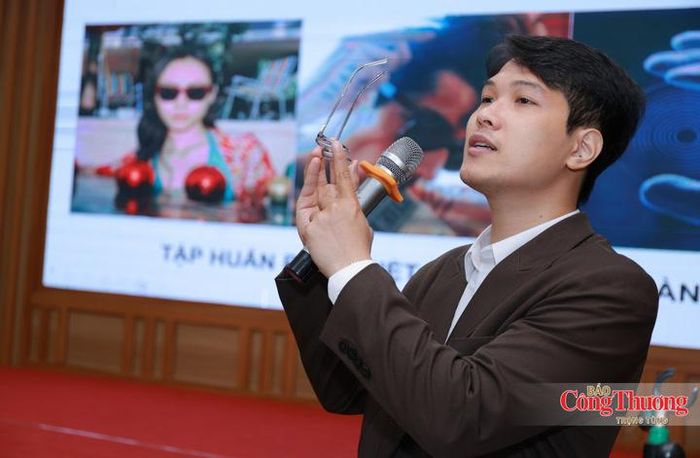 Ngành chức năng và các đơn vị giải đáp vướng mắc trong quản lý hoạt động thương mại, bảo vệ quyền lợi người tiêu dùng.