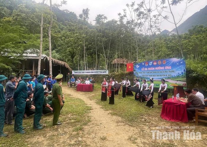 MTTQ xã Cổ Lũng và các đoàn thể ra quân hưởng ứng phong trào “Toàn dân chung tay bảo vệ môi trường”, chiến dịch thanh niên tình nguyện hè 2026.