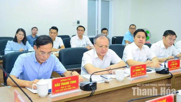 Các đại biểu dự buổi làm việc. Ảnh: Hoàng Đông