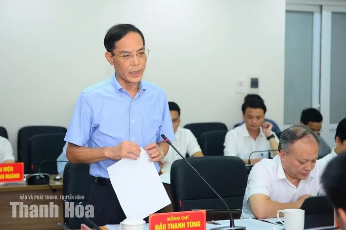 Phó Chủ tịch UBND tỉnh Đầu Thanh Tùng phát biểu tại buổi làm việc. Ảnh: Hoàng Đông