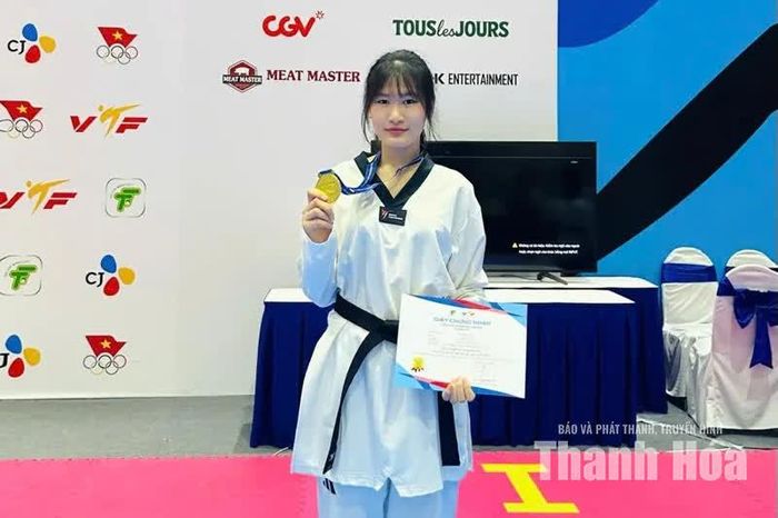 VĐV Bùi Mai Phương giành HCV hạng trên 63kg nữ U17 tại Giải vô địch Taekwondo trẻ quốc gia năm 2025. Ảnh: NVCC