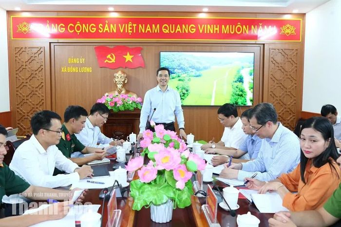Phó Bí thư Thường trực Tỉnh ủy Nguyễn Hồng Phong phát biểu tại buổi làm việc.