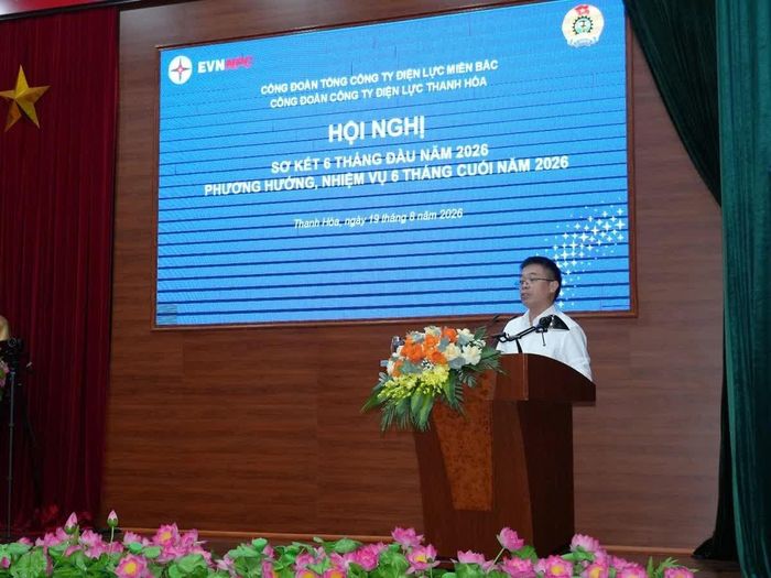 Ông Nghiêm Đình Sơn, Chủ tịch Công đoàn, Phó Giám đốc Công ty phát biểu khai mạc Hội nghị.