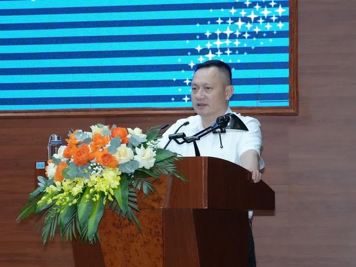 Ông Hoàng Hải, Bí thư Đảng ủy, Giám đốc Công ty Điện lực Thanh Hóa phát biểu tại hội nghị.