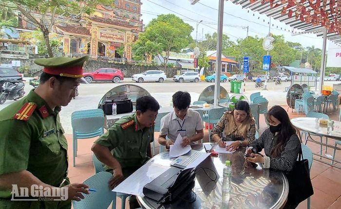 Tổ kiểm tra tại Công ty TNHH MEIYIJIA LIFE.