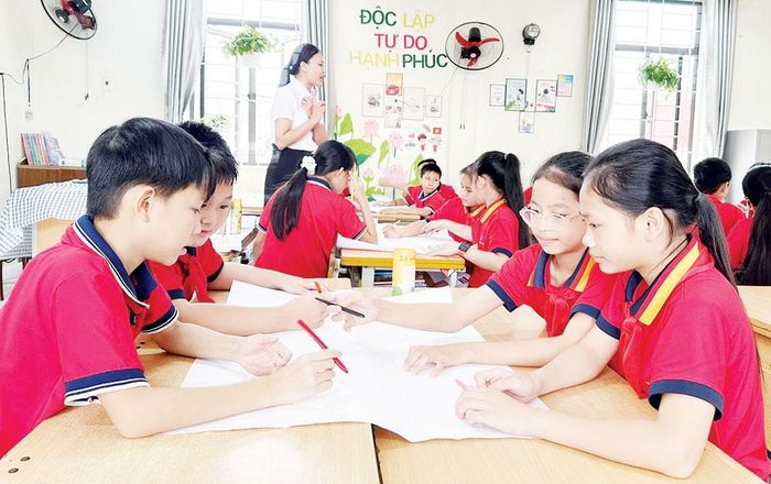  Giờ học của cô và trò Trường Tiểu học Bích Sơn (phường Việt Yên). 