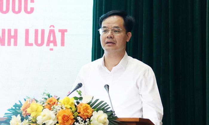 Đồng chí Bùi Quang Phát phát biểu khai mạc hội nghị tuyên truyền, phổ biến Luật Tài nguyên nước 2023 và hướng dẫn, nghị định thi hành.
