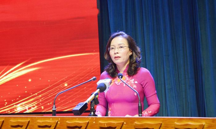 Đồng chí Nguyễn Thị Hương phát biểu tại hội.