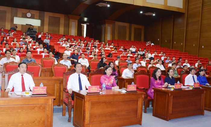 Các đại biểu dự hội nghị.